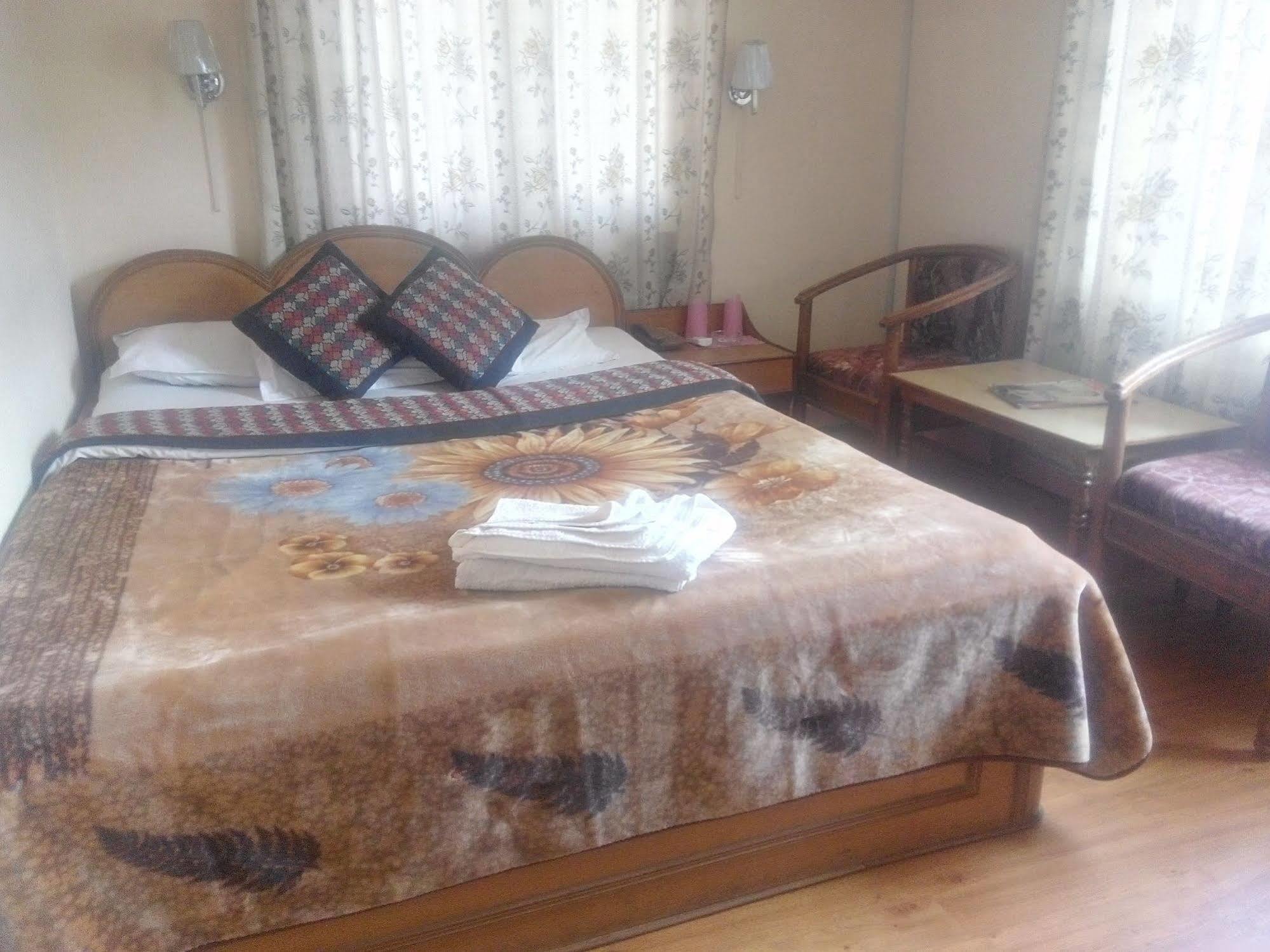 Green Tara Hotel Покхара Екстер'єр фото